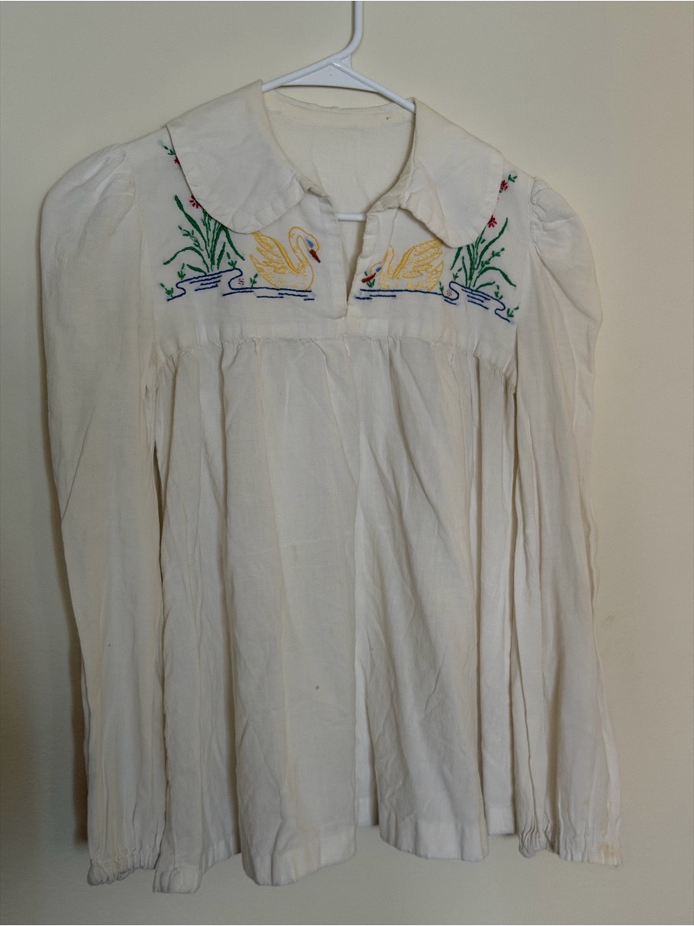 Embroidered Swan Cream Long-Sleeve Women's Top vintage